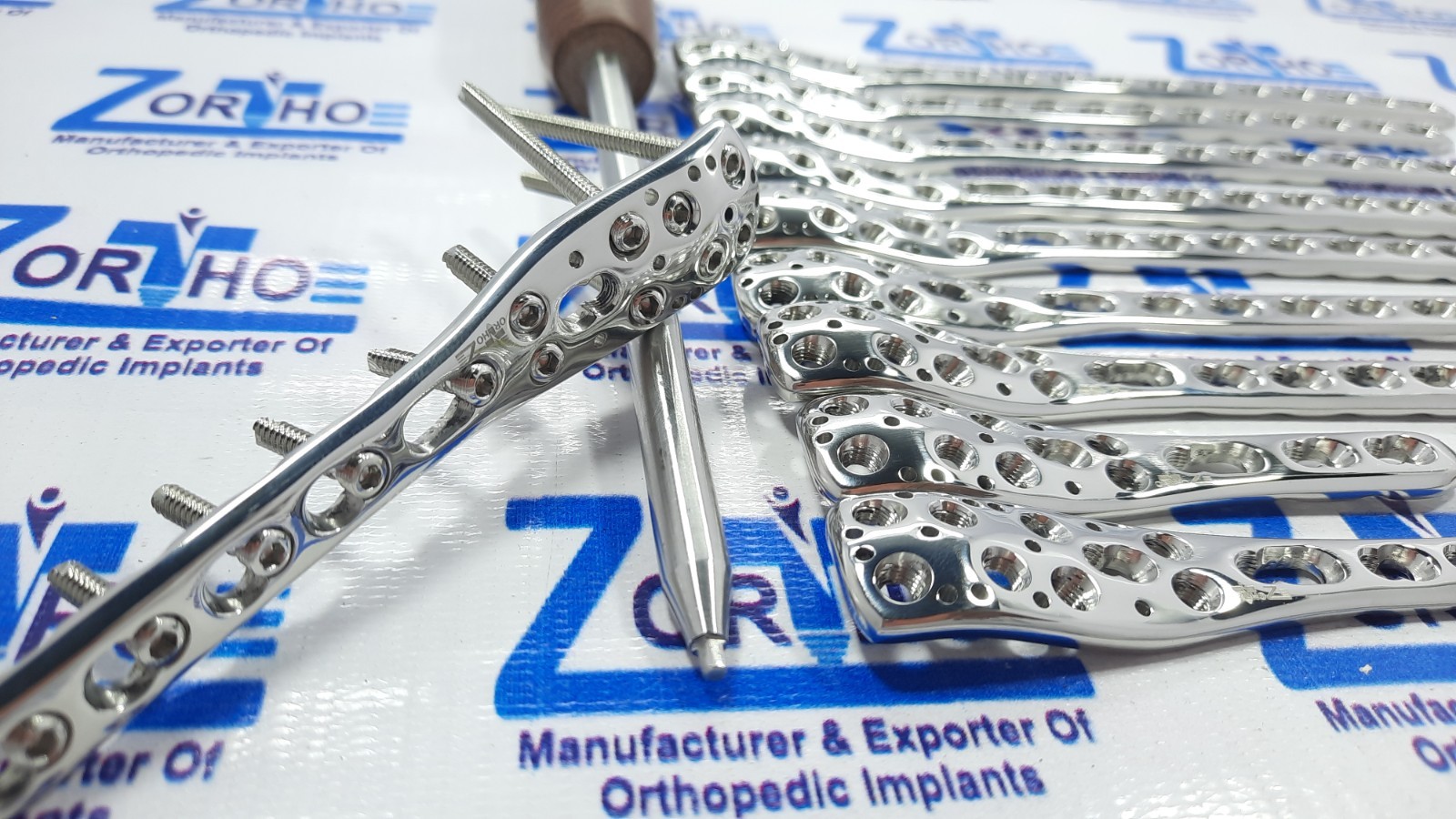 LCP Proxïmäl Humëräl Mülti Angle 3.5mm (PHïLÖS) & LCP Screw (3 to 12 H) 87Pc SS