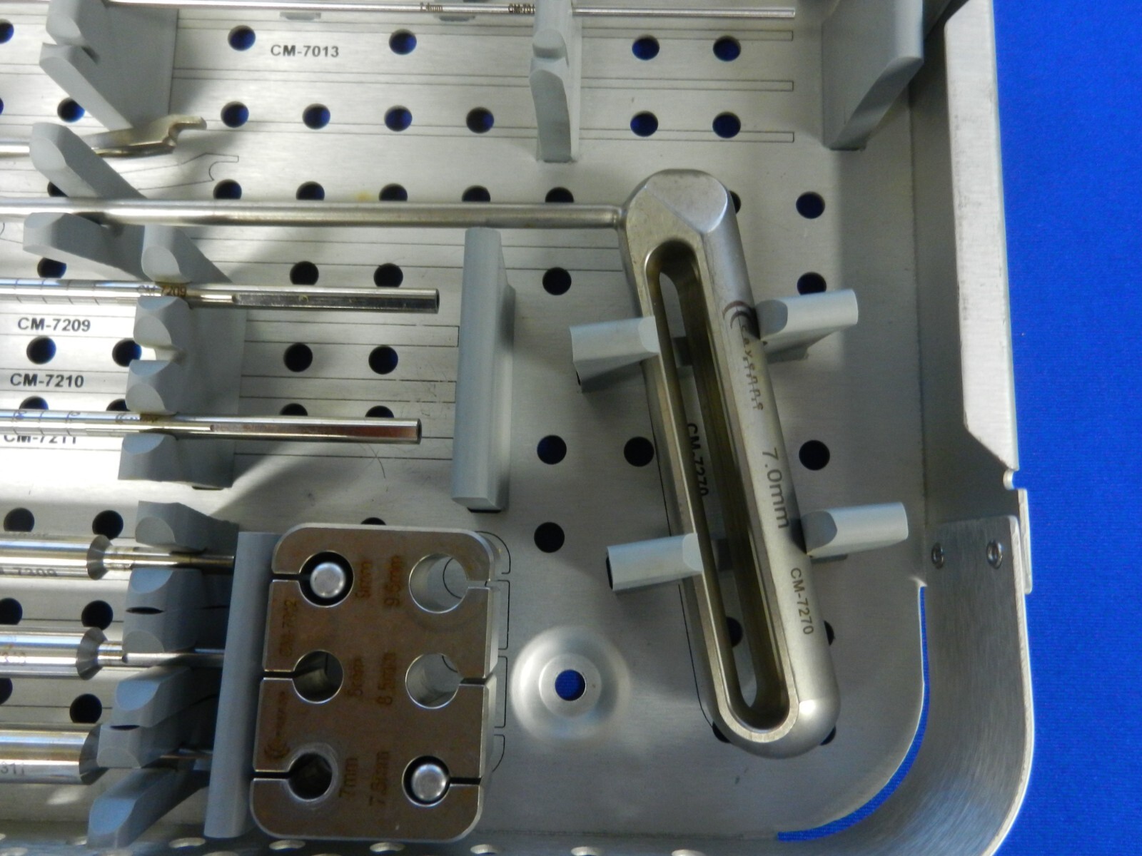 F35 Cayenne Medical Aperfix System ACL Instrument Set