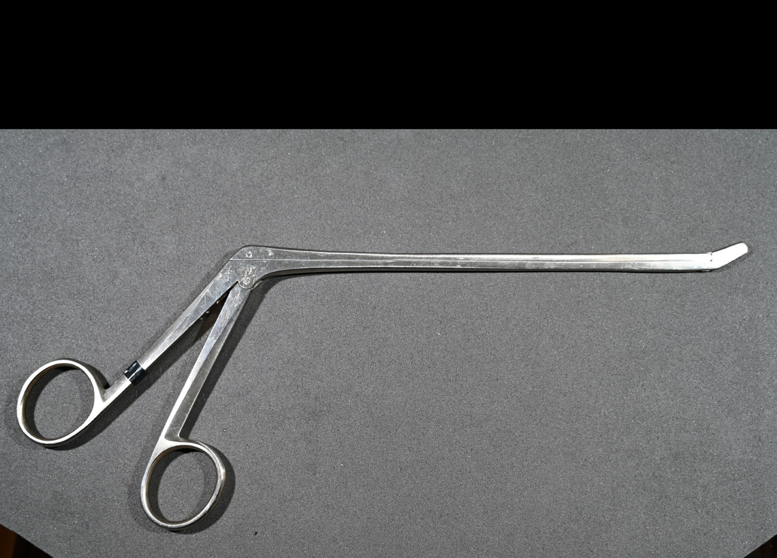 Aesculap MD618 Cushing Rongeur Up-Biting 2 × 10 mm Jaw 7 in Working Length
