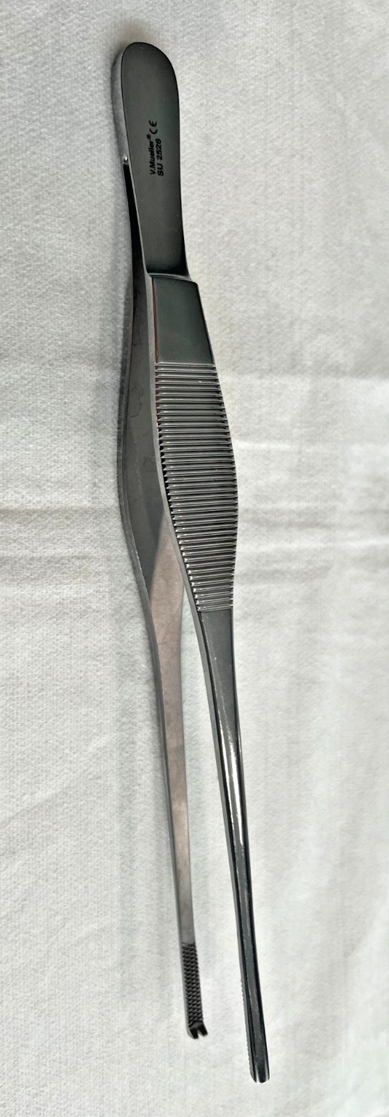 V. Mueller SU 2526 Heaney tissue forceps, size 7 1/2″, 2 X 1 teeth gripping tip
