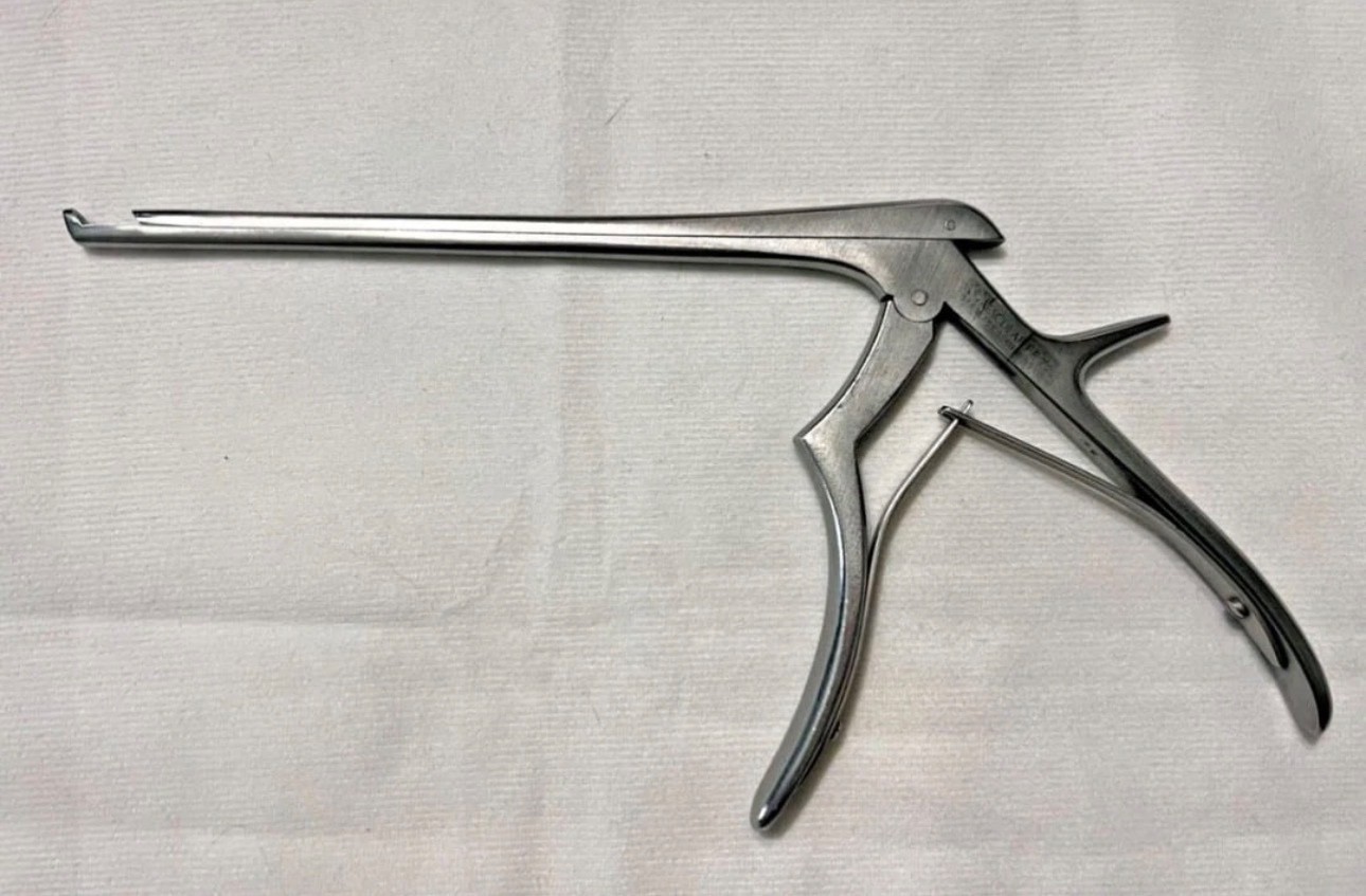 Aesculap FF722 Orthopedic Kerrison Rongeur 5mm X 40° UpBite 7″ Length Neurology