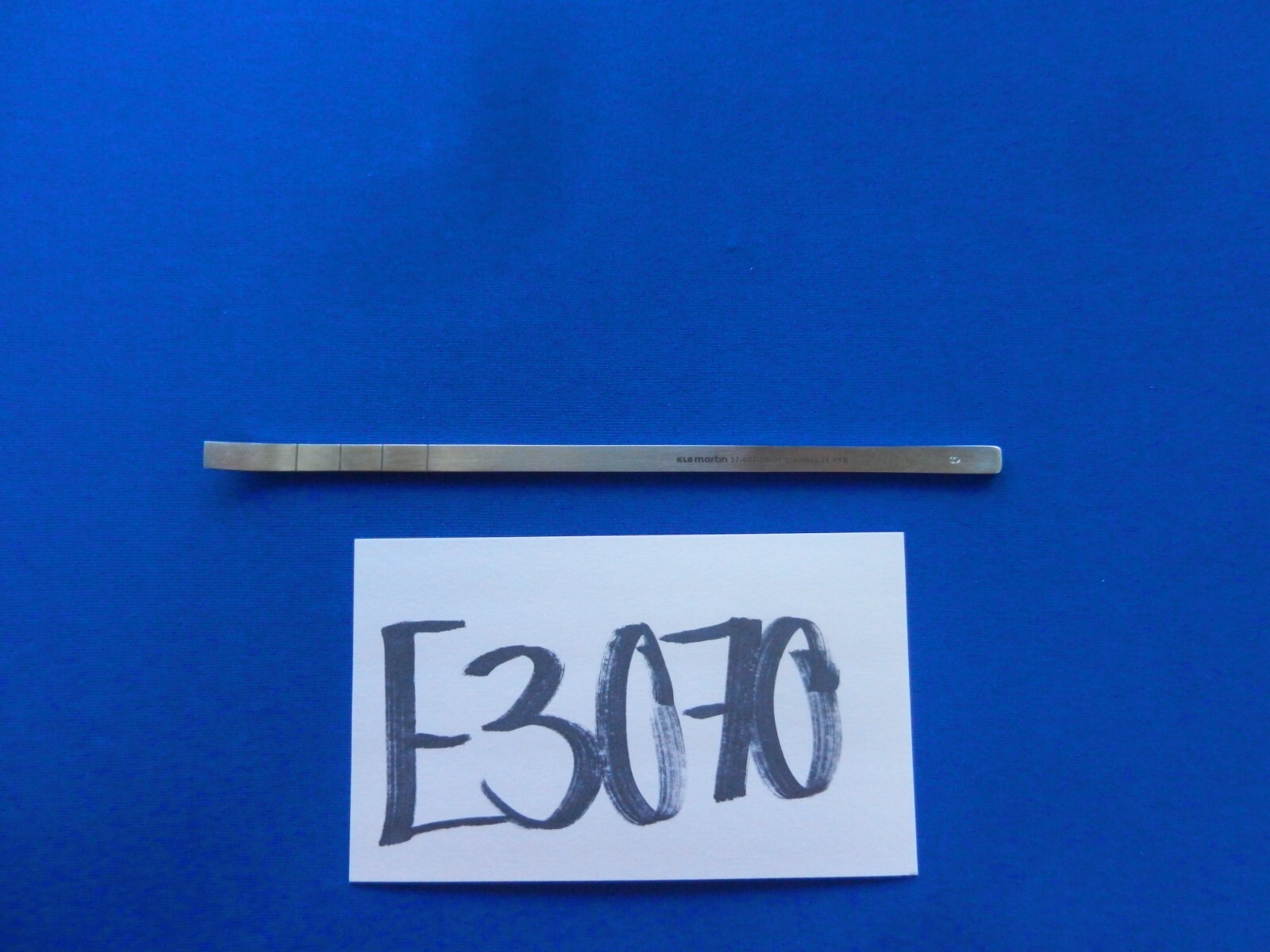 E3070 KLS Martin 37-607-06-07 Cottle 6.0mm Curved Osteotome 18.5cm Length