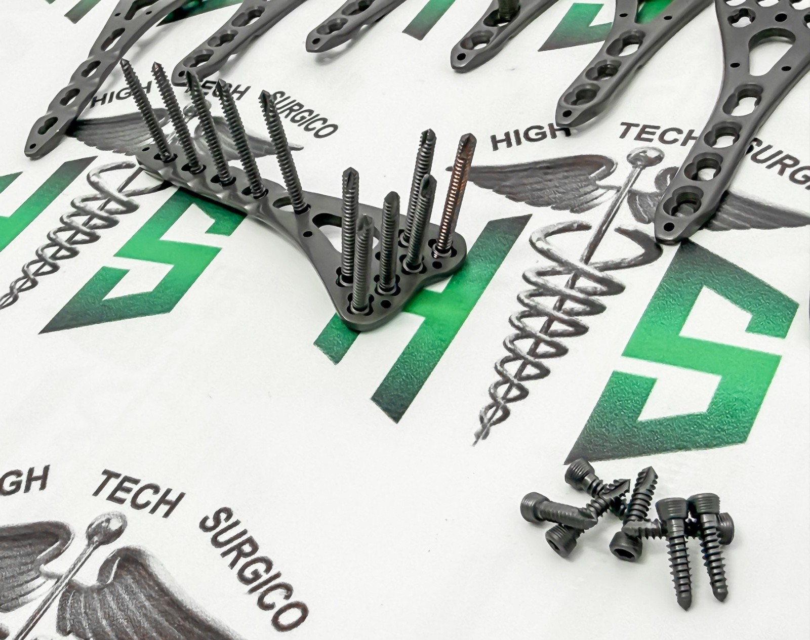 2.4/2.7 Radius Variable Volar Plates 2-5 H Titanium with Screws + Gift 90pcs