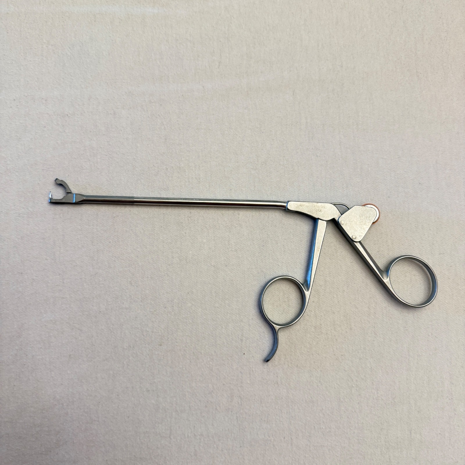 LINVATEC SHUTT 18.1008 4MM Suture Punch, Straight, Slotted Jaw