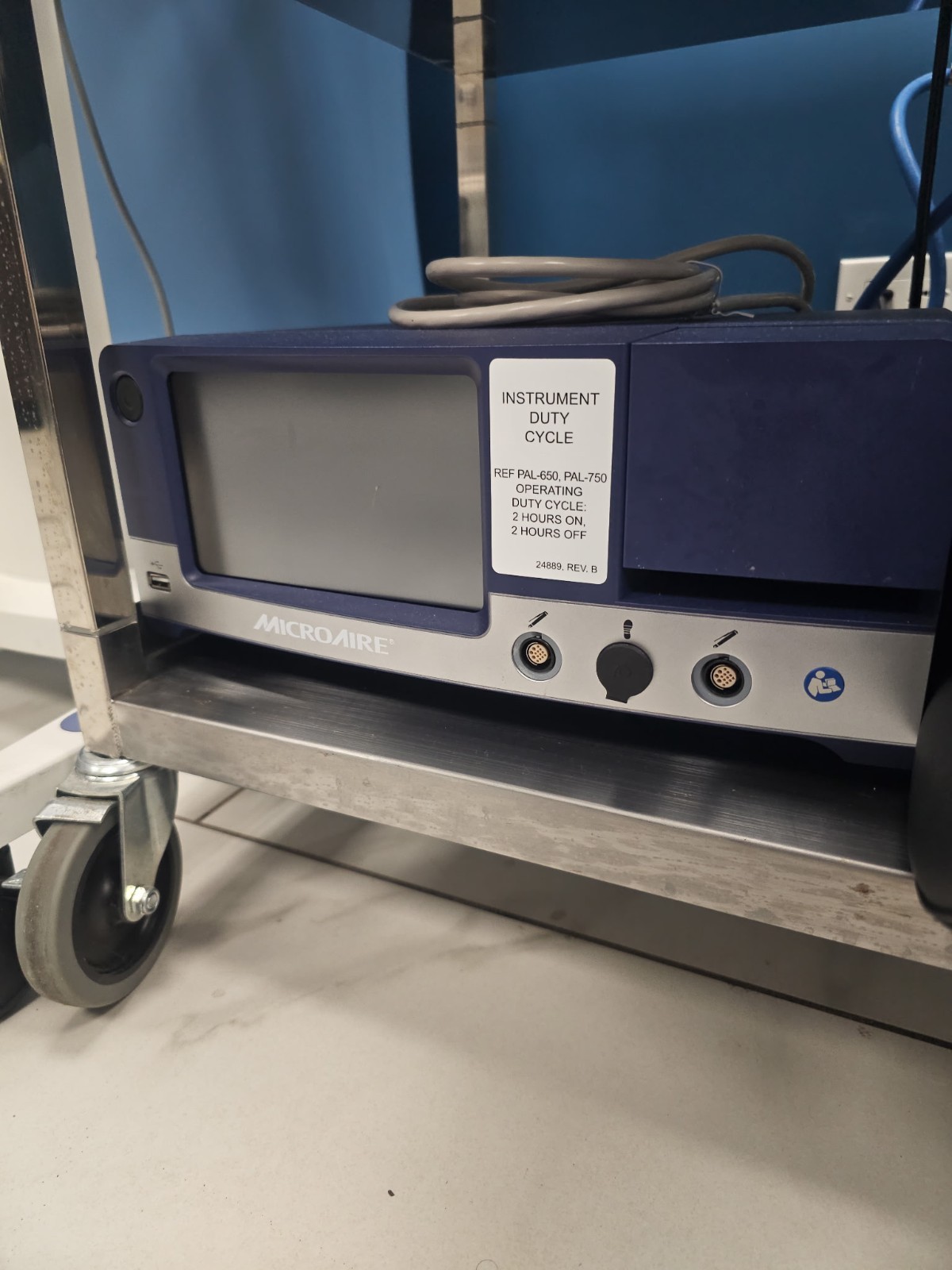 MicroAire PAL 750 with 5020 console, 2 Hand Pieces, 4 Cables and tubing