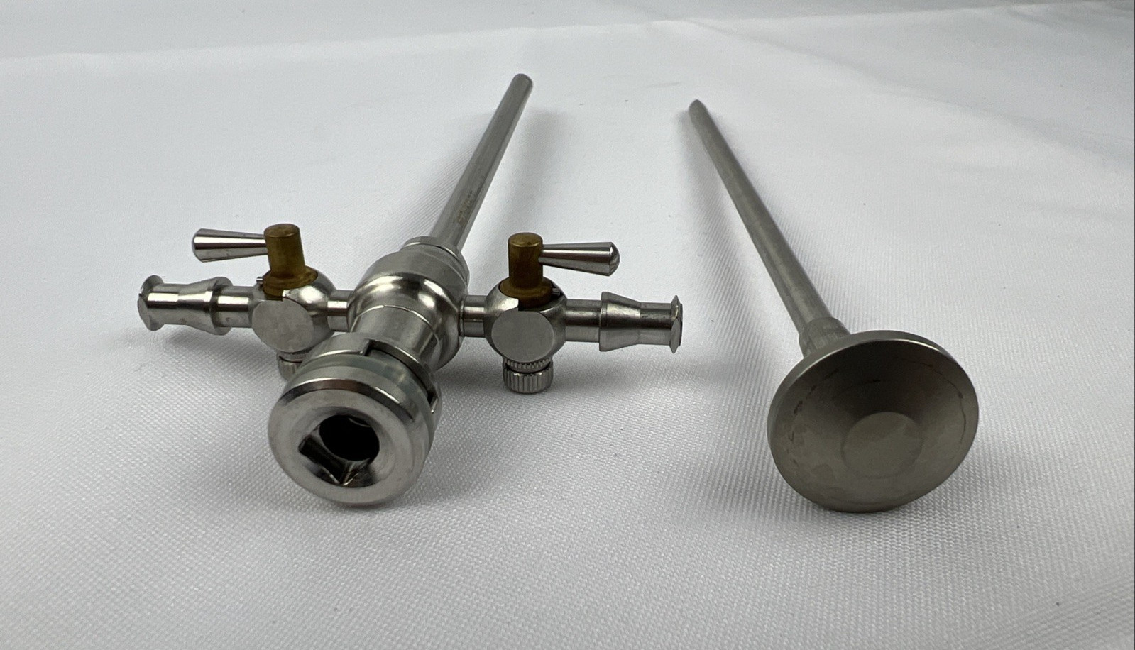 STRYKER 747-031-560 Arthroscope Set Cannula 2 Rotating Stopcocks 5.8 mm