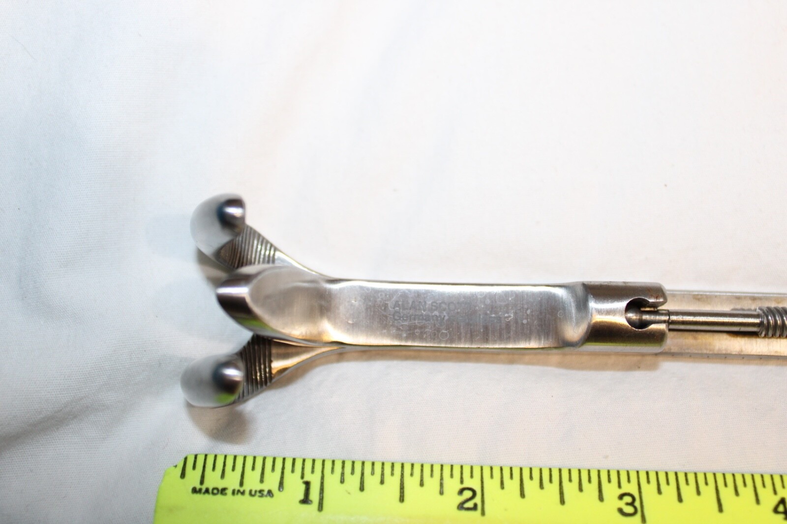 Lowman Bone Clamp, 7″, Calibrated in 1/8″, 1×2 Prongs, 1″ Wide Jaws, German