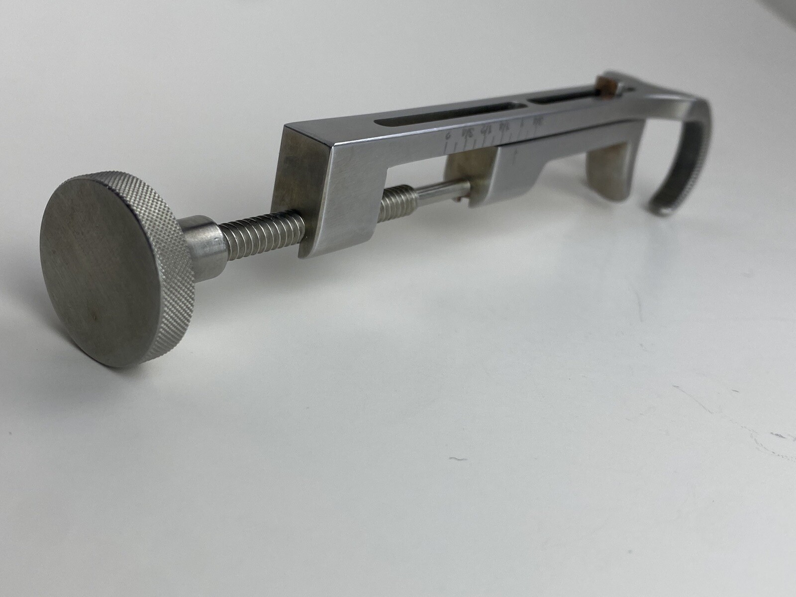 Miltex 27-32 Lowman Bone Clamp 1in Jaw Width 1 x 2 Prong 7in Length Calibrated