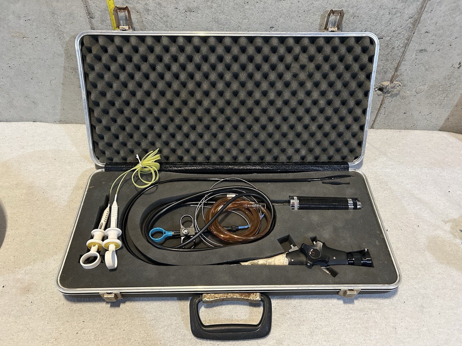 VTG American Optical Company VFS-2 Borescope Inspection Tool Hard Case UNTESTED