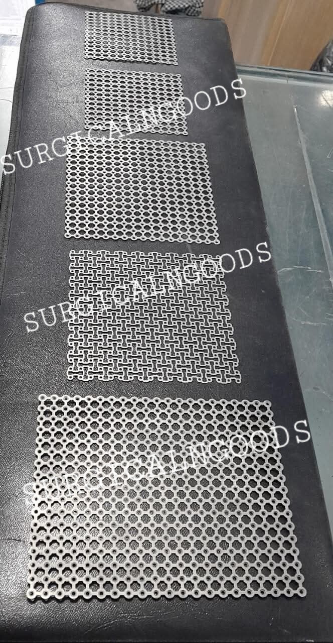 Craniofacial Titanium Mesh Skull Plate 150×150 3pc Cranioplasty with Screws 20pc