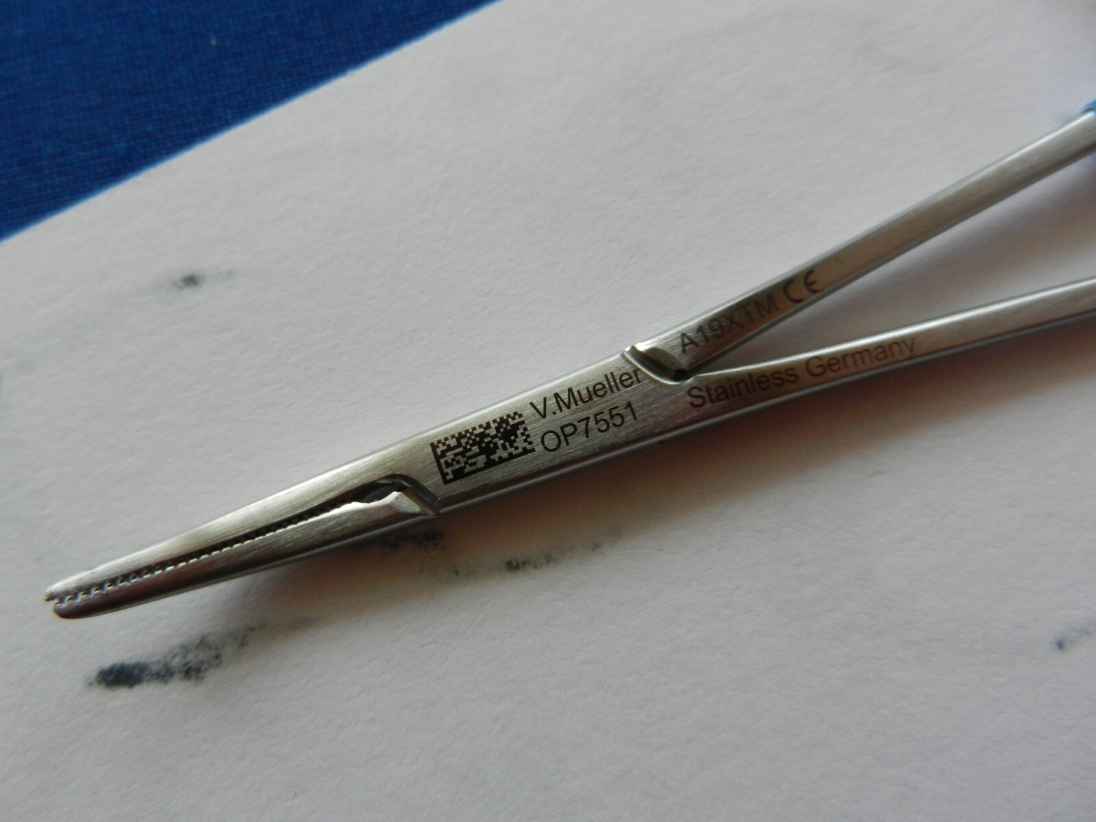E5852 V. Mueller OP7551 Delicate Curved Jaw Mosquito Forceps