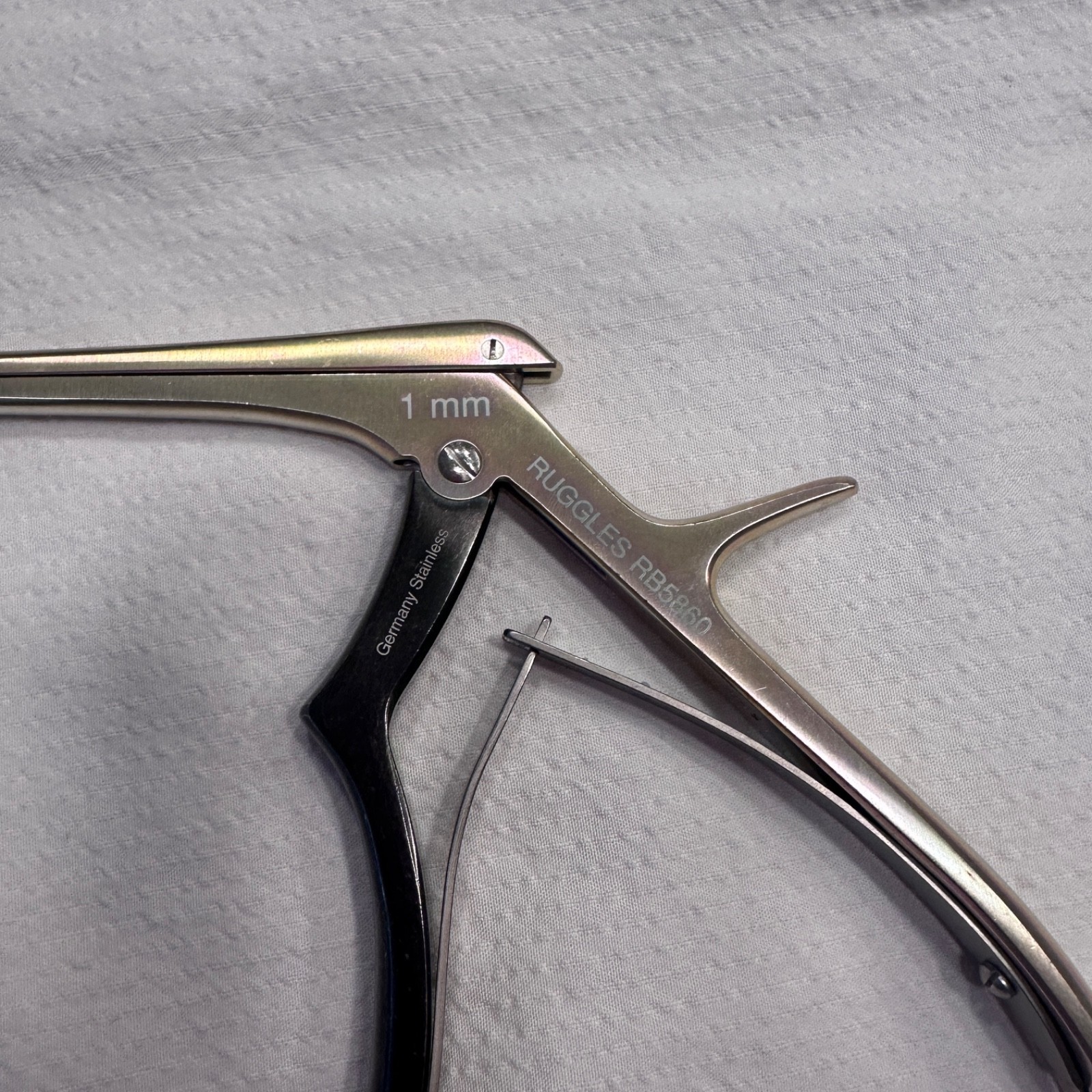 Ruggles Integra RB5860 Kerrison Rongeur, 7″, Ultra-Coat, micro angled up 40°