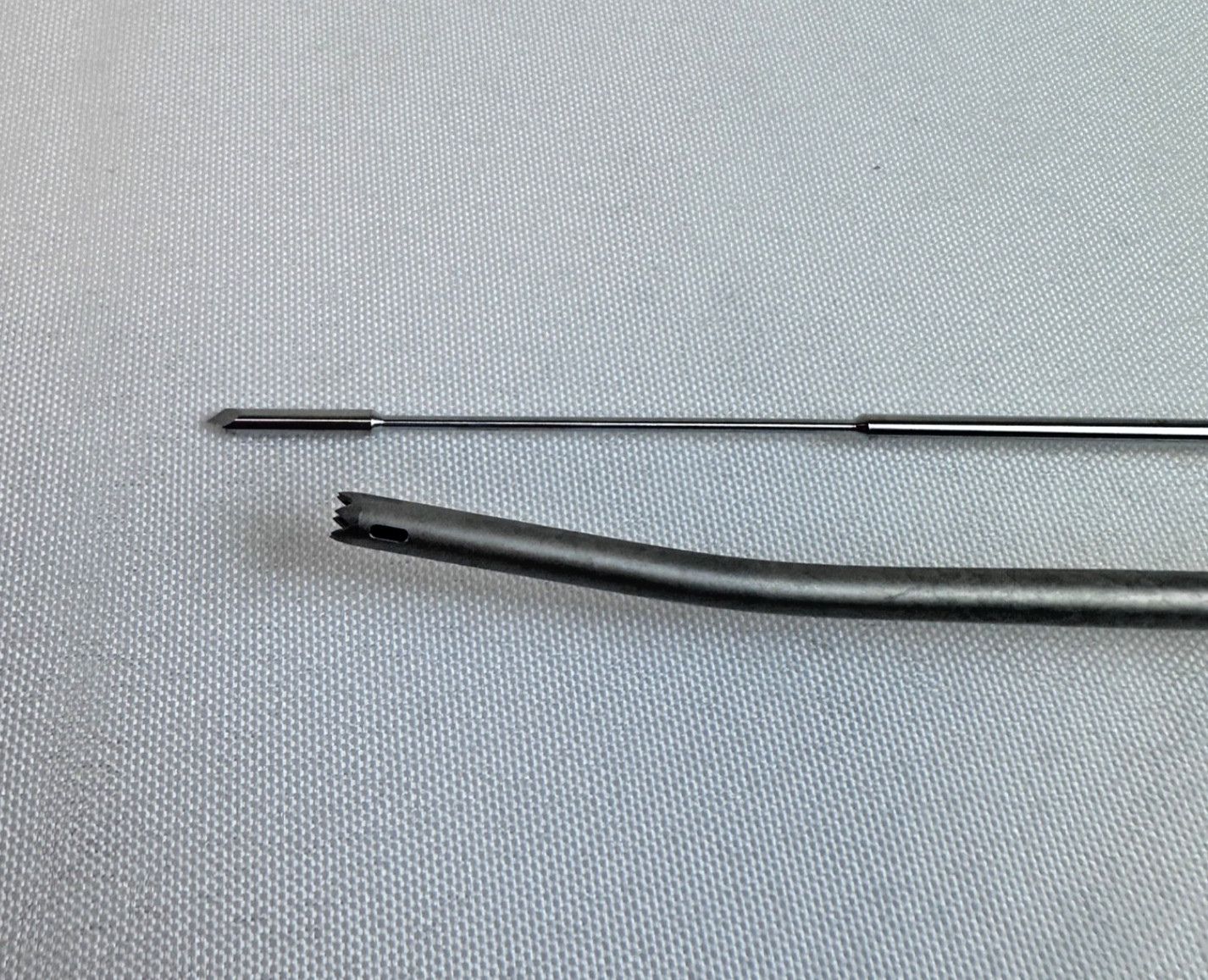 Arthrex AR-3610CTC Circumferential Teeth Curved Spear w/Flexible Sharp Obturator