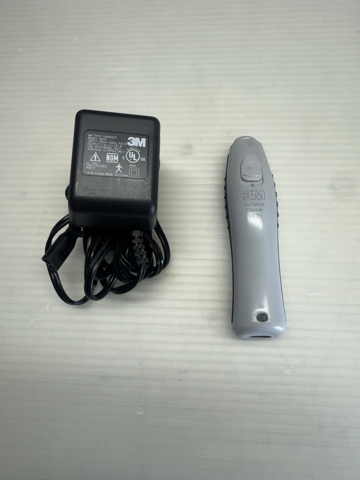 3M Surgical Clipper 9671 w/ Battery Charger 9672