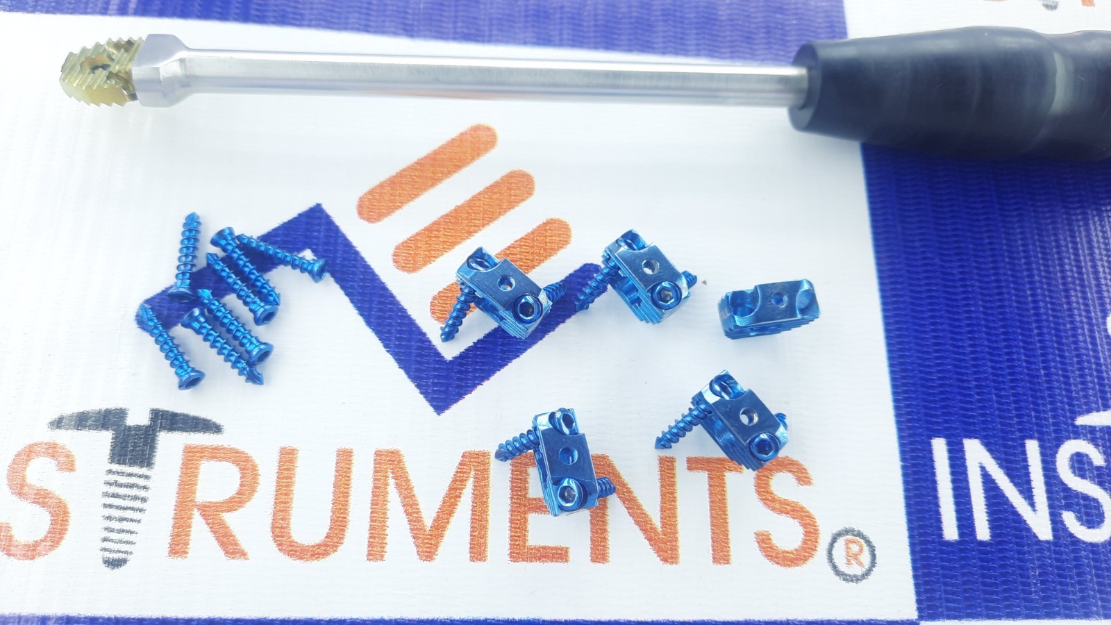 CERVICAL FUSION SPINE 7mm CAGE 6 Pcs With 14pcs SCREWS of 16 & 18 mm ( TITANIUM)