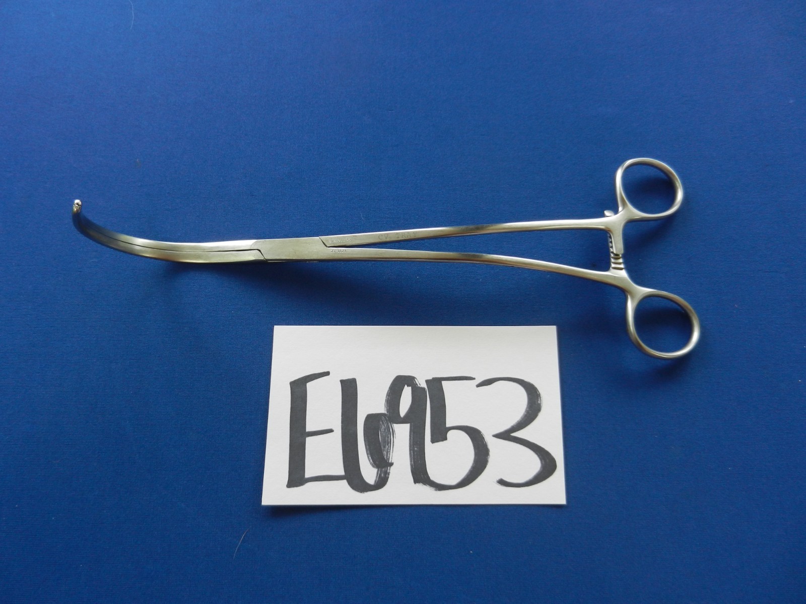 E6953 Codman 37-1131 DeBakey Curved Extra Large Clamp