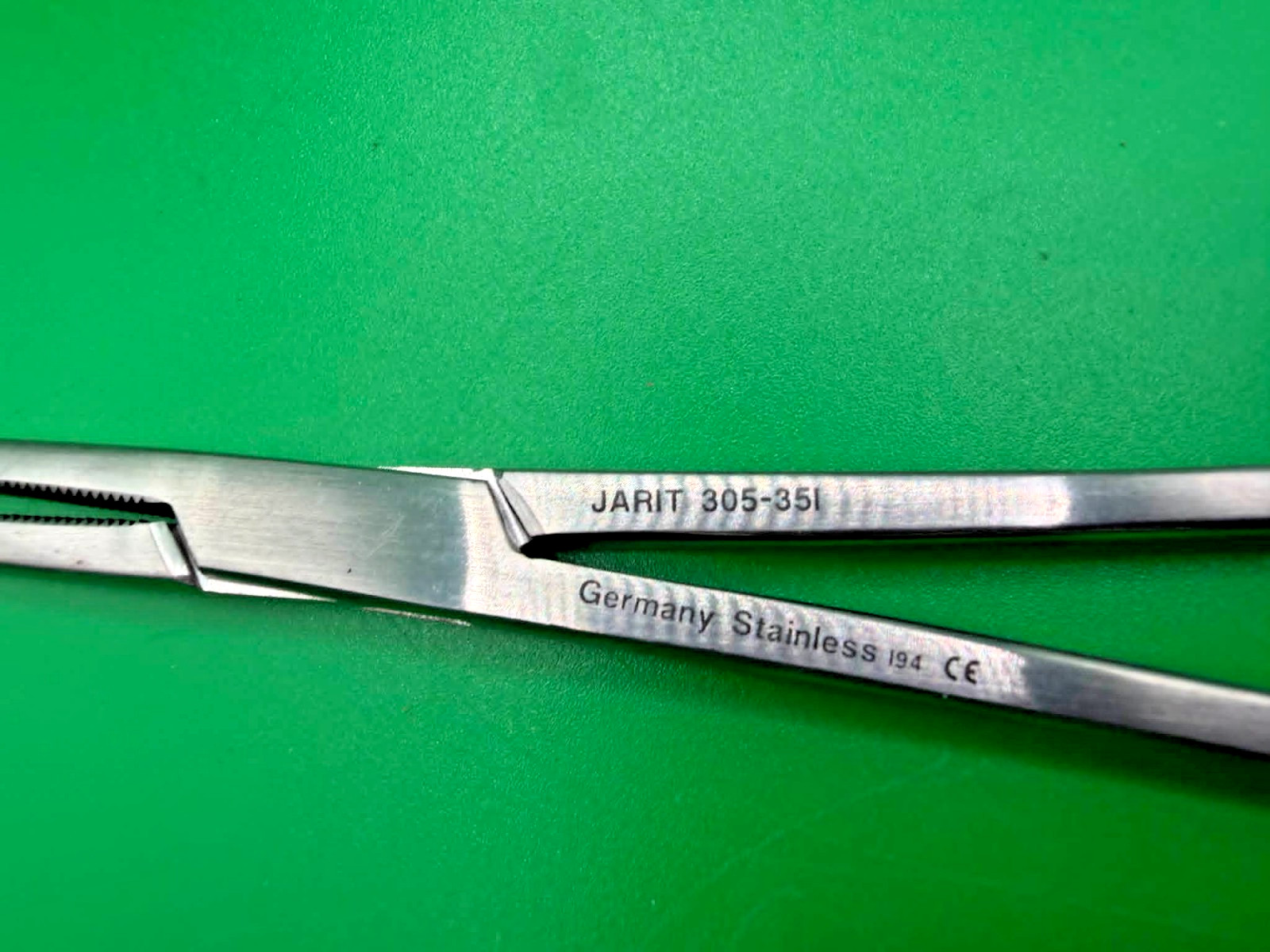 Jarit 305-351 is a 10-1/4 inch Bozeman Uterine Dressing Forcep