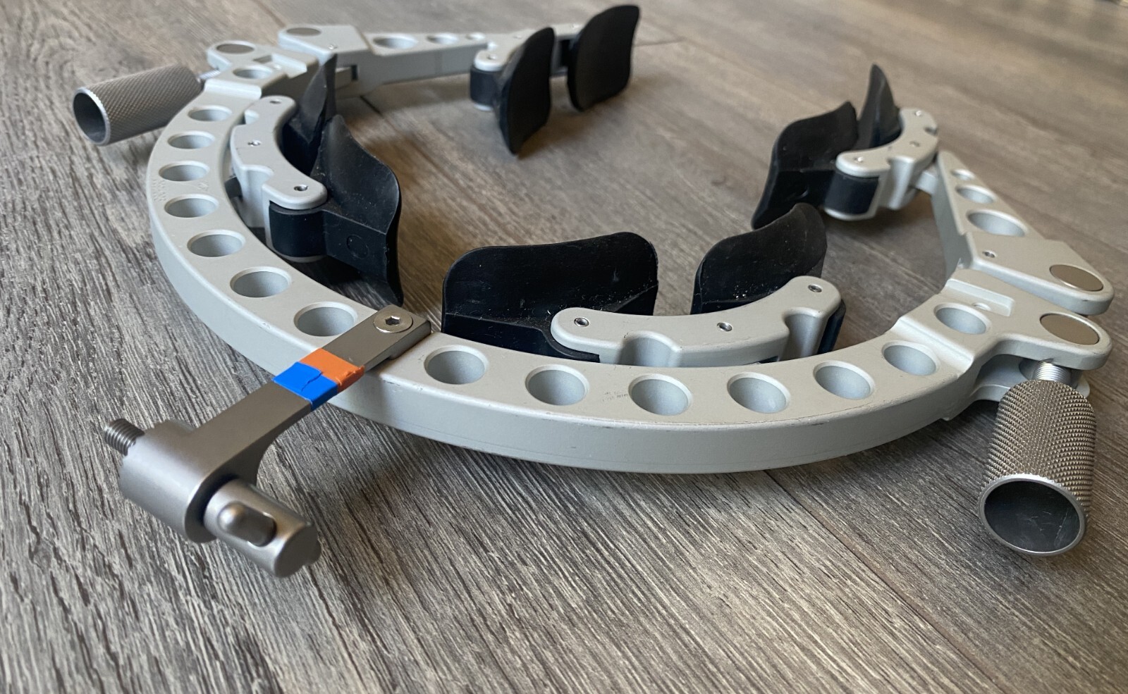 Medtronic Sofamor Danek 960-630 4928 Head Frame – Very good condition