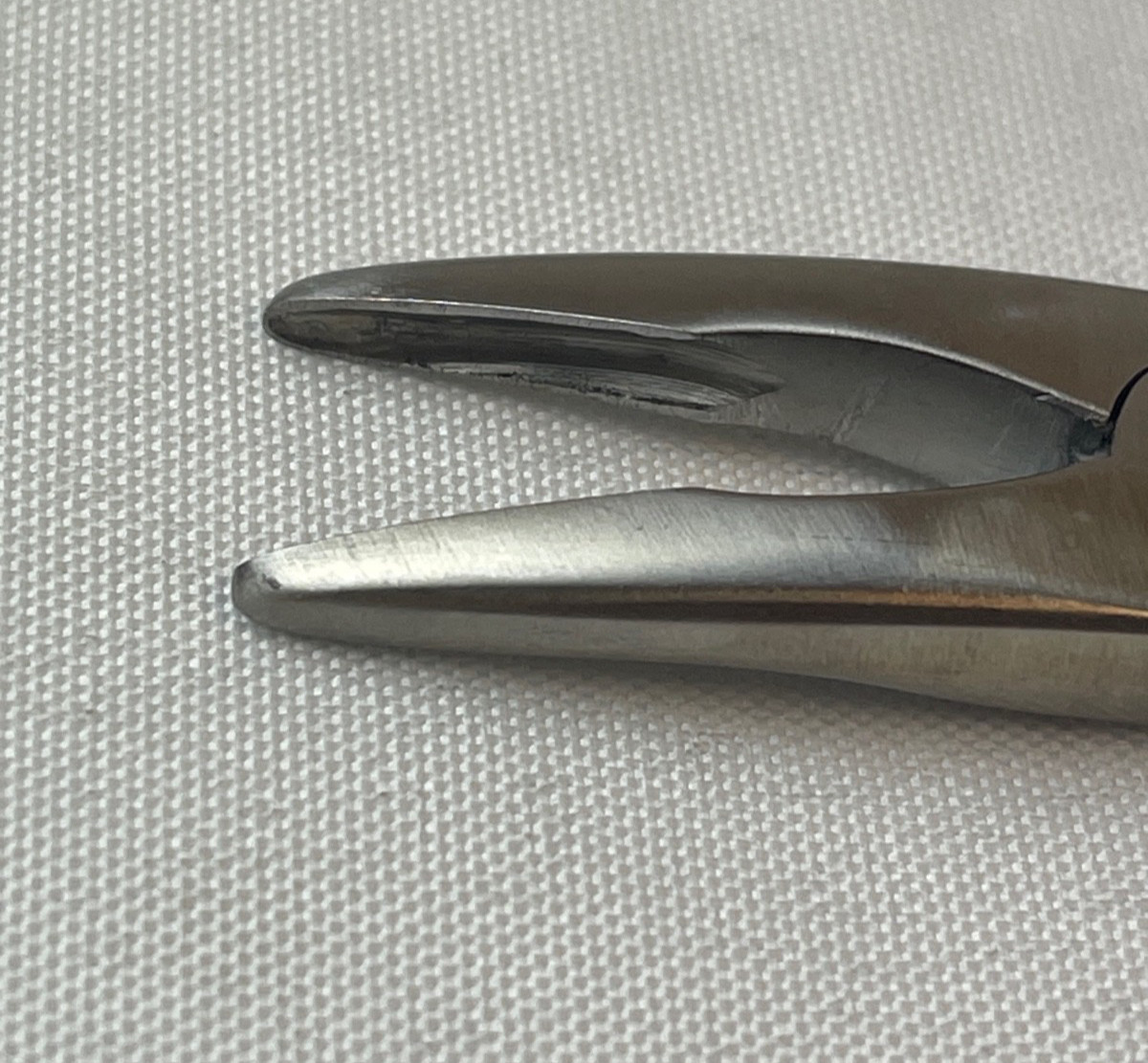 K Medic KM47-522 Beyer Ronguer Curved Jaw 4mm x 15mm D/A 7″ Orthopedics