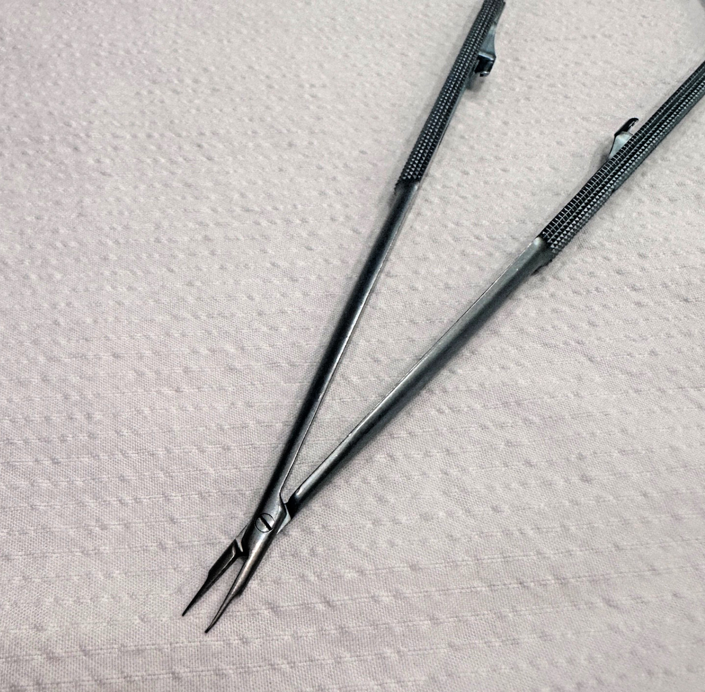 ASSI. T218 Classic MicroLite Titanium Forceps 18cm – 0.15mm tip