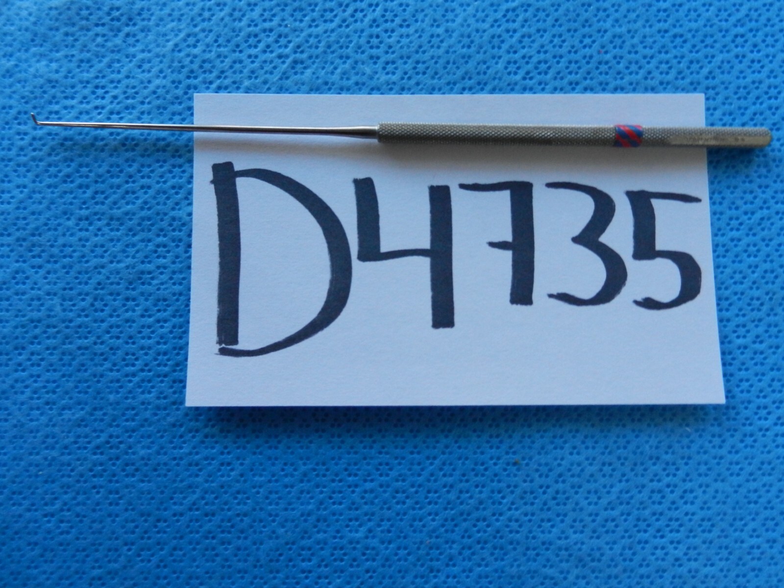 D4735 V Mueller Blunt Hook Matte Finish Round Tip CH8672