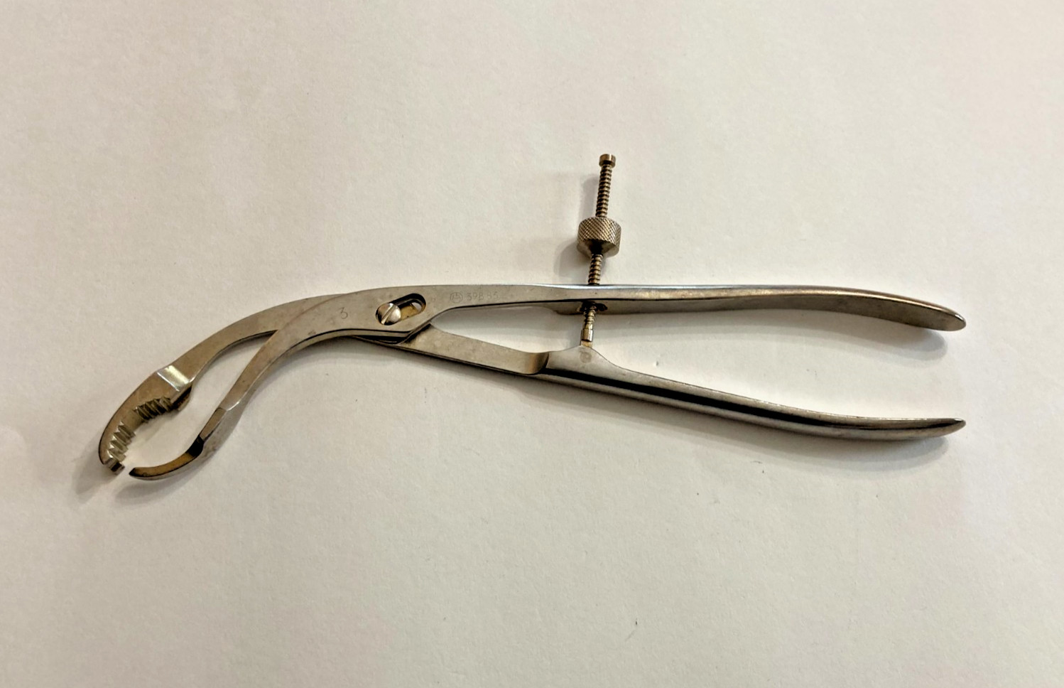 Self-Centering Bone Forceps 23mm Serrated Jaw Lock Orthopedic Instrument