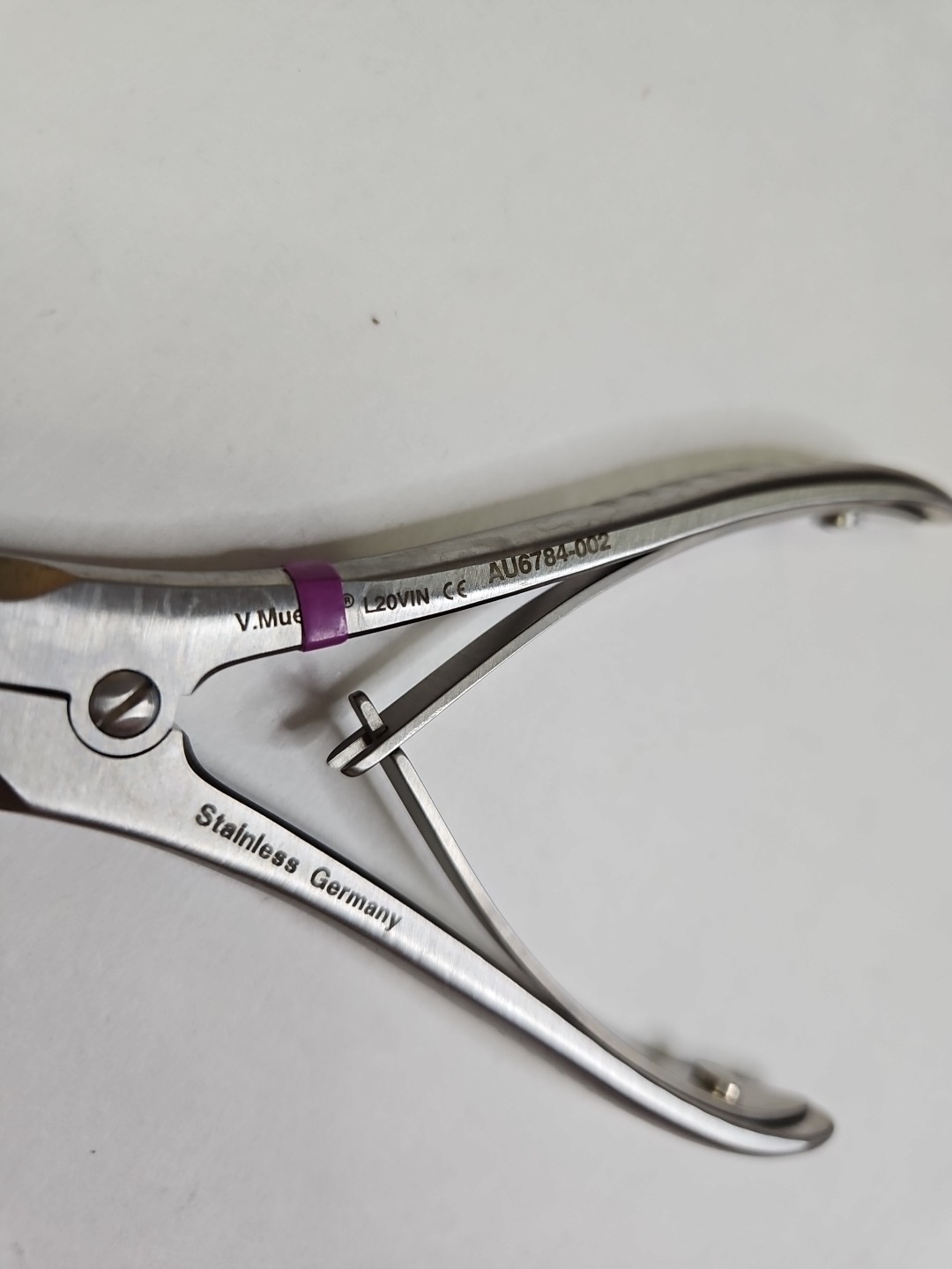 V Mueller AU6784-002 Ruskin Rongeur, Curved, 3mm, 6″