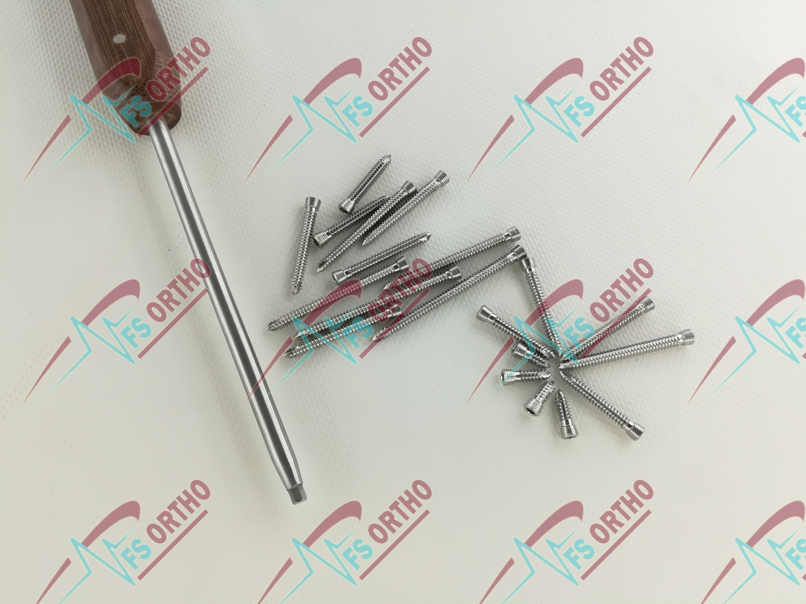 Locking Screws 2.4mm Self Tapping Different Length Set Of 140 PCs Orthopedics