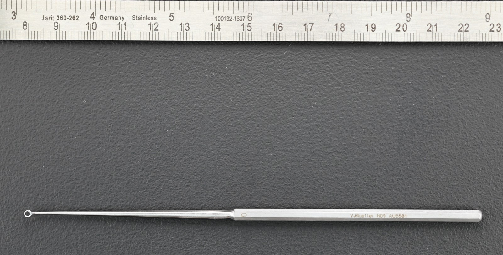 V. Mueller AU5581 Buck Ear Curette, Size 0, Sharp Tip, 5-7/8″
