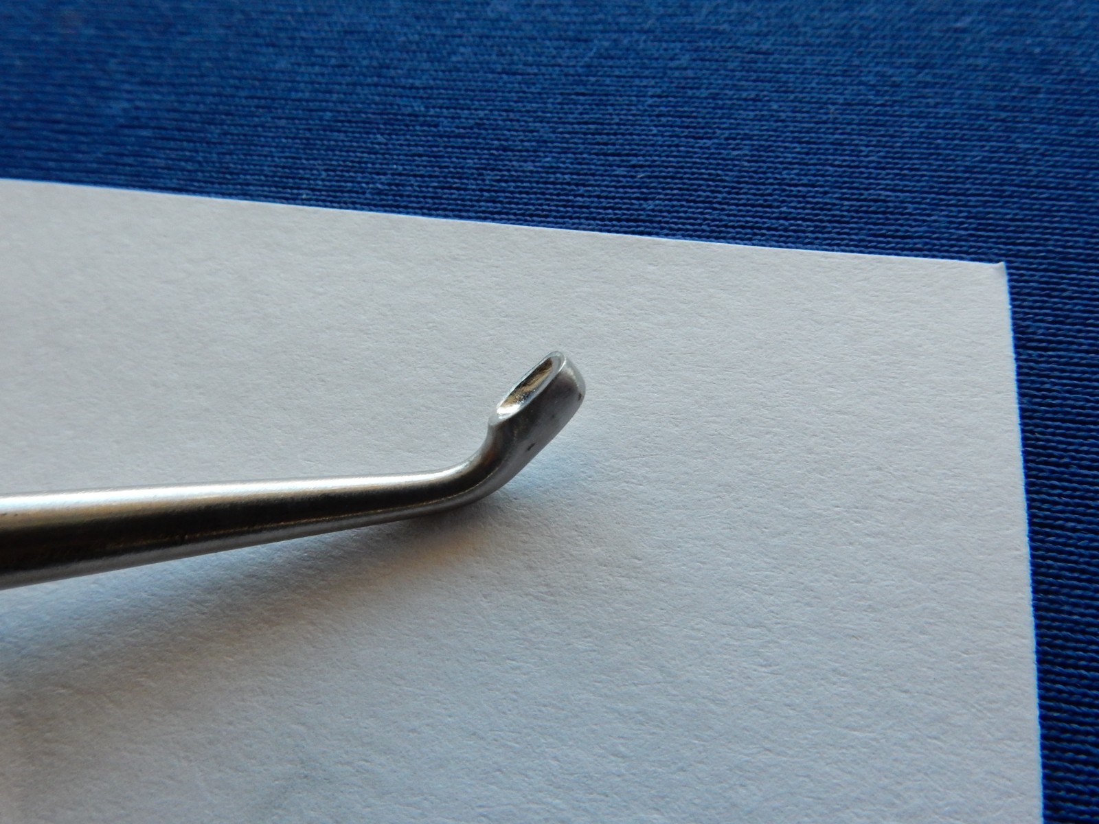 V. Mueller NL6759-300 Bruns Angled Oval Cup Size 000 Curette