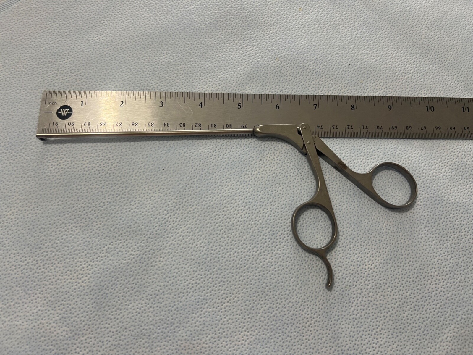 Shutt-Linvatec Concept 41.1001 Arthroscopic 90° Right Rotary Punch Forceps