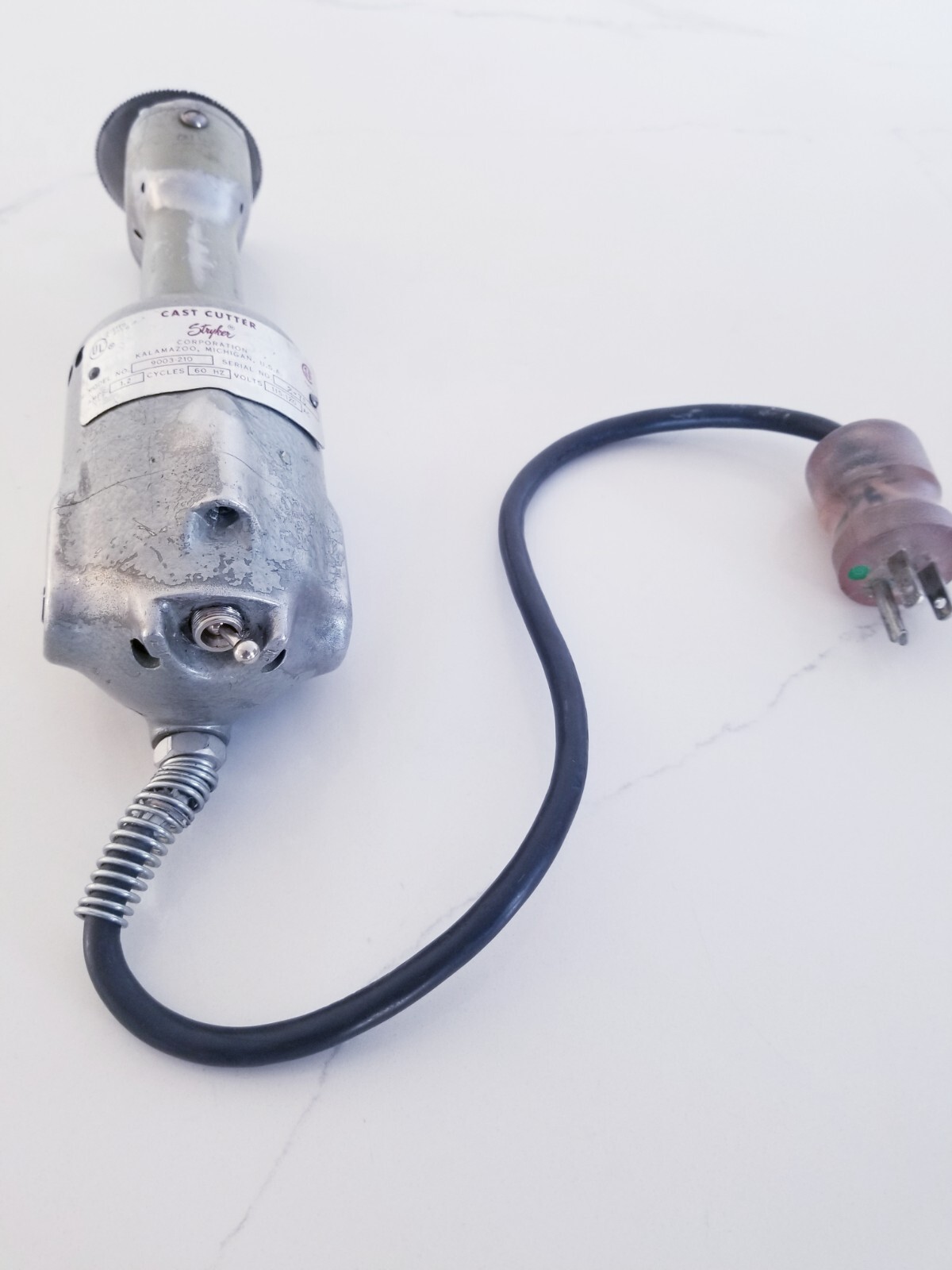Stryker 9003-210 Cast Cutter Oscillating Saw In very good working condition.