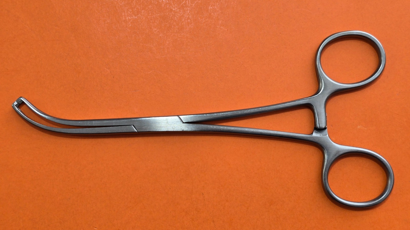 K-Medic KM 69-795 Orthopedic Rosenbloom Clamp 6.5″ Curved 2×2 teeth