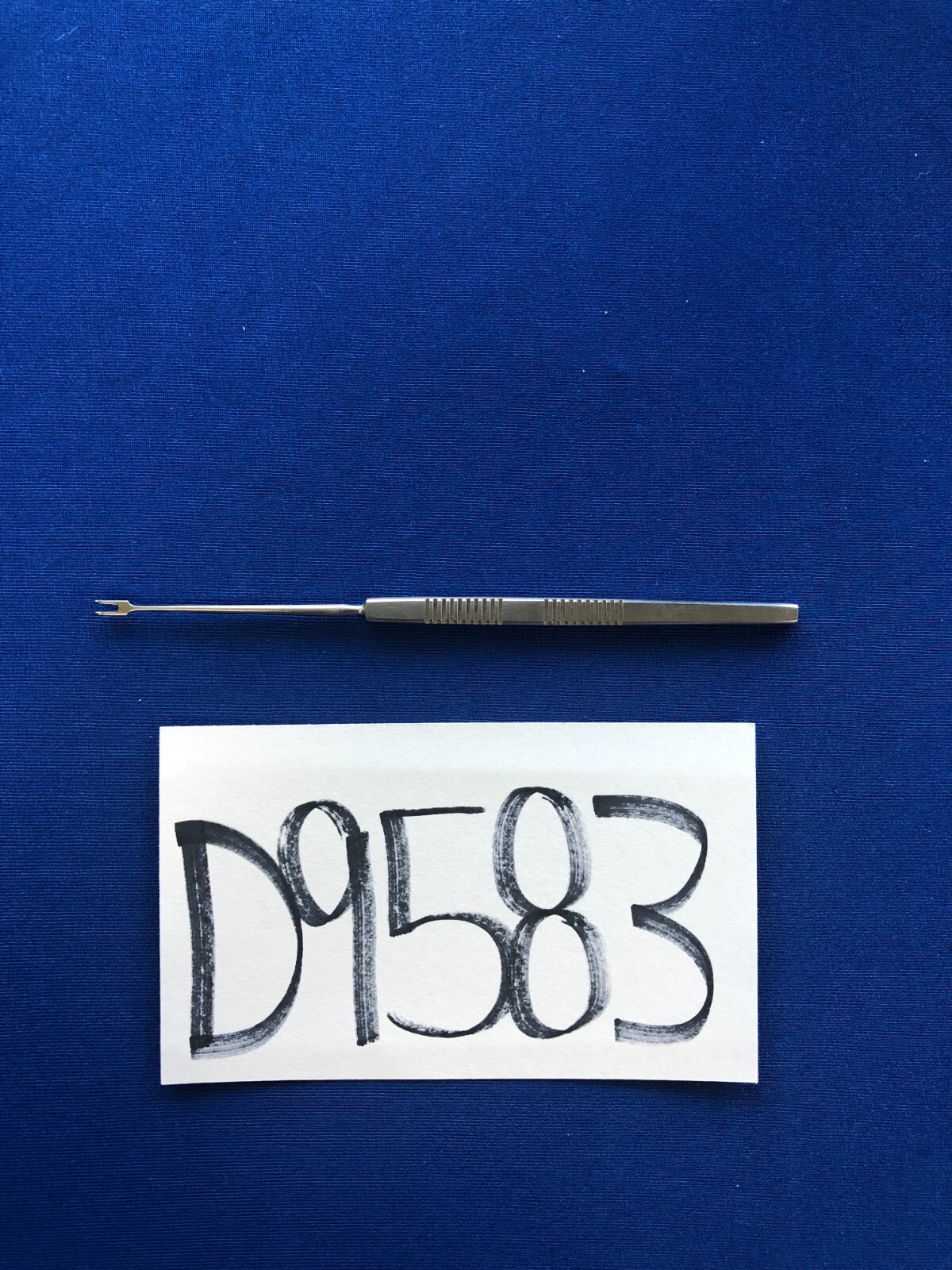 D9583 Weck Surgical Freer 3.0mm Double Pronged Hook Retractor 481175