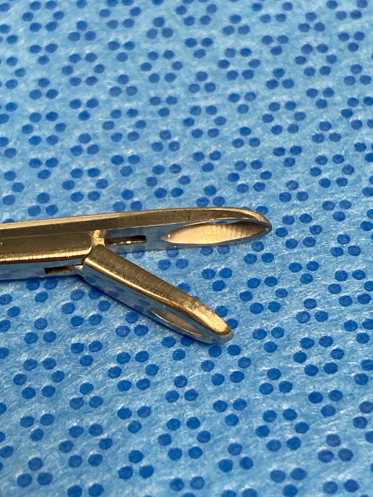V. Mueller RH551-682 Blakesley-Weil Size 1 Fenestrated Jaw Forcep ENT