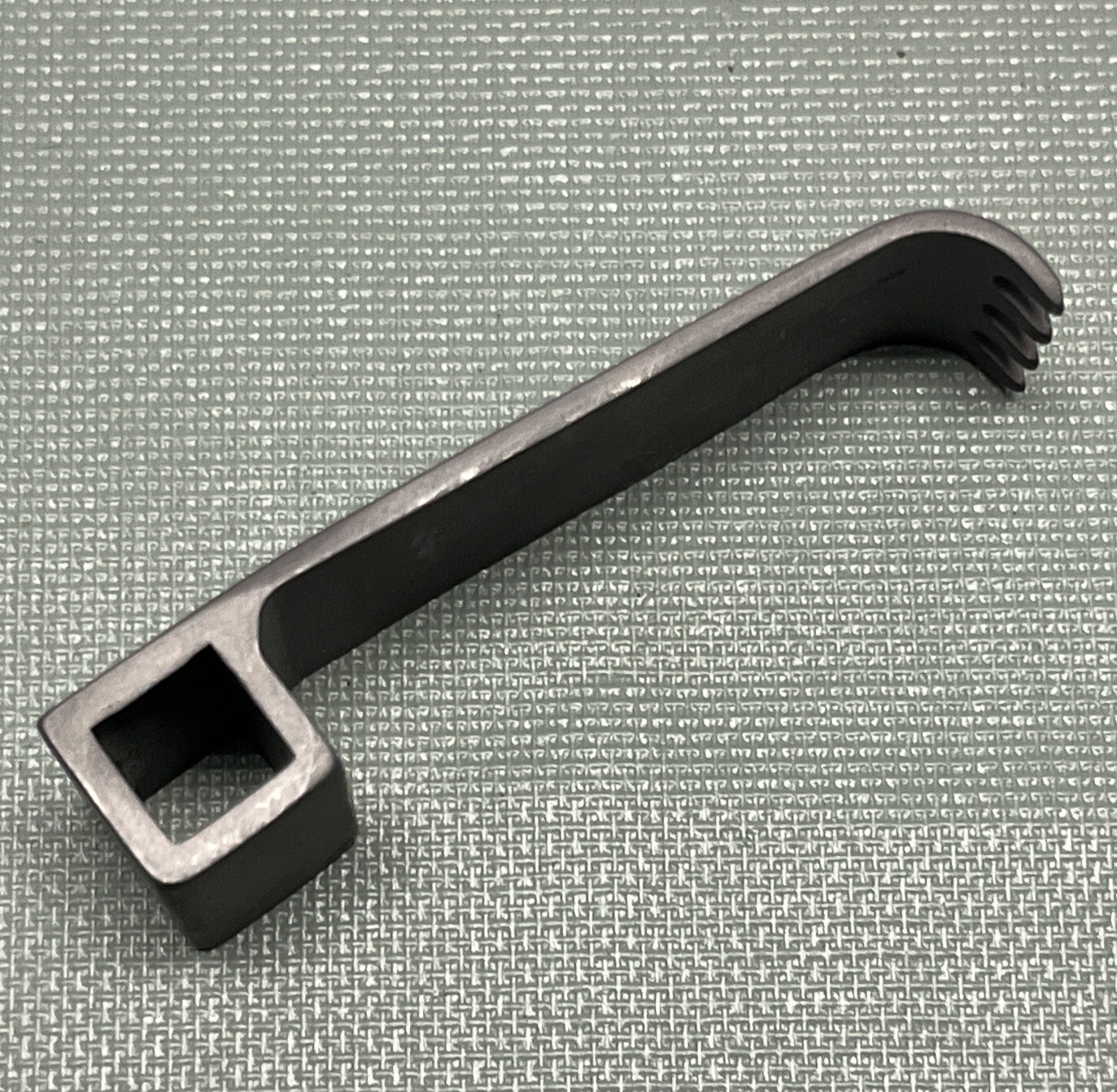 V. Mueller NL9702-122 McCulloch Retractor Blade, Narrow, 2cm Wide, Satin Finish