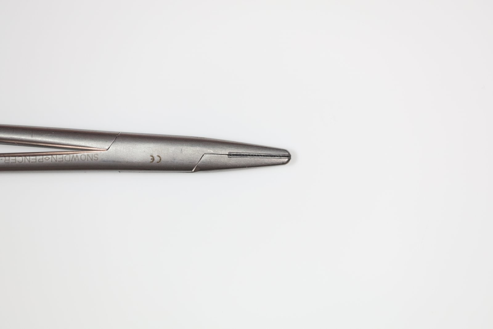 Snowden-Pencer 0140 Mayo-Hegar Needle Holder, Str, Serrated Diamond Jaw, TC, 8in