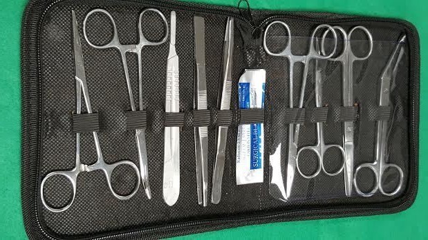 19 US – Military Field Style Medic Instrument Kit Medical Surgical Nurse Dental