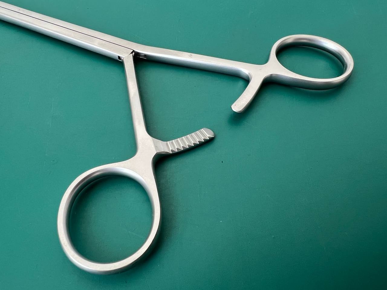 V. Mueller CH9323-3 Surgical Left Curved VATS Foerster Forceps