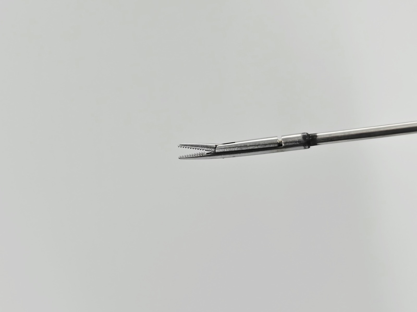 Aesculap OG330R Micro Alligator Grasping Forceps Serrated ENT 6″