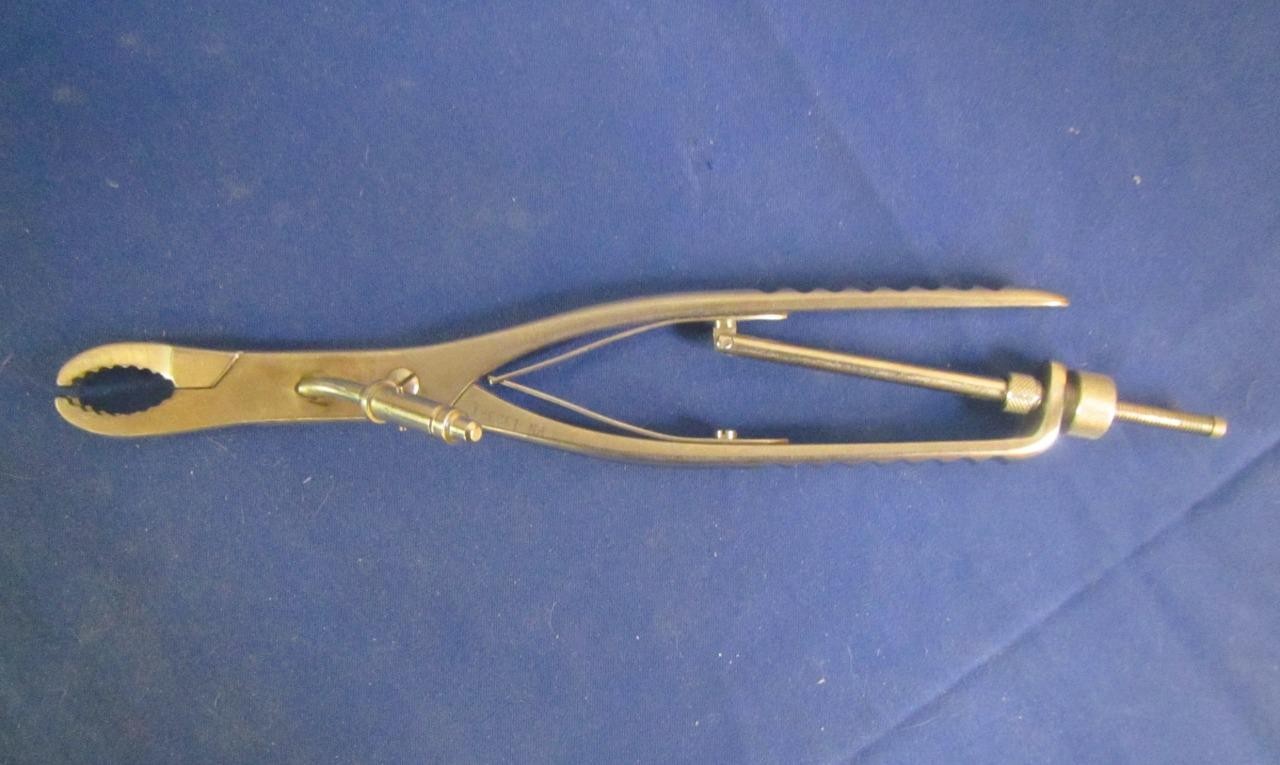 4 Life Instrument Orthopedic Cobb Elevator Set & Synthes Bone Holding Forceps