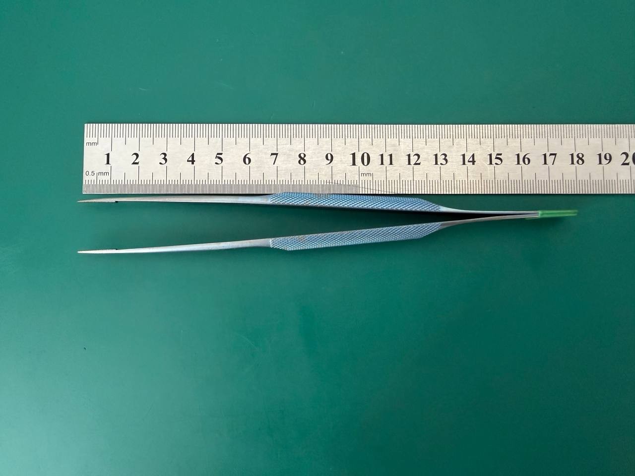 Codman 80-1732 Surgical Titanium Rohoton Dressing Forceps 8″ Serrated