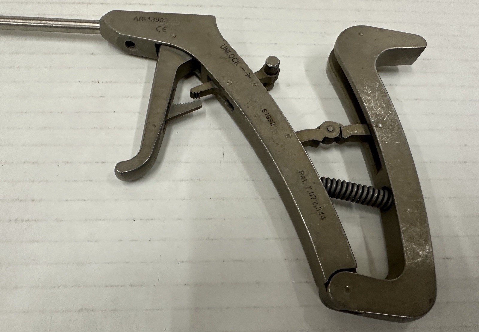 Arthrex AR-13993 Humpback Scorpion Passer Pat.7.972.344