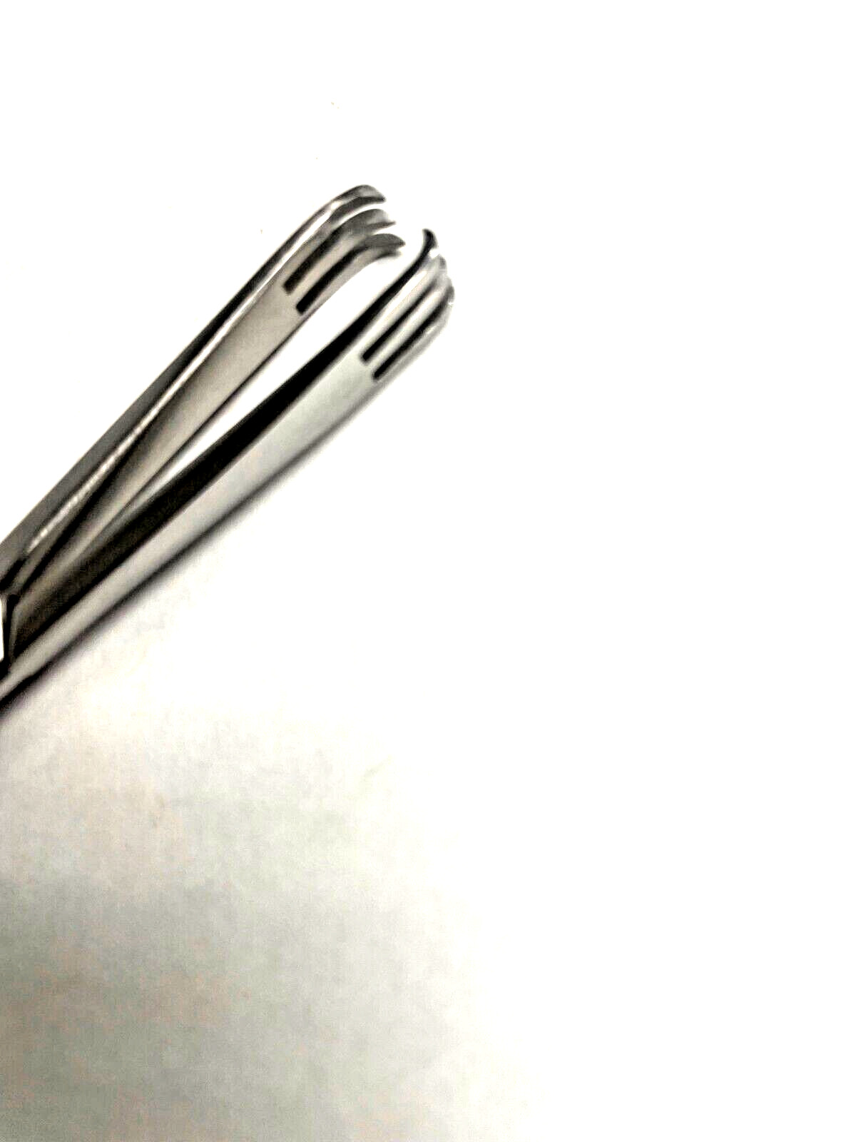 Gordon Uterine Vulsellum Forceps, 8.1/2″, Straight, with 3 x 3 Teeth, Premium