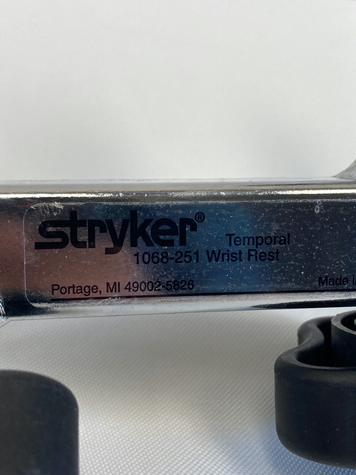 Stryker 1068-251 Temporal Wrist Rest Ophthalmic Surgery Ophthalmology Eye NS