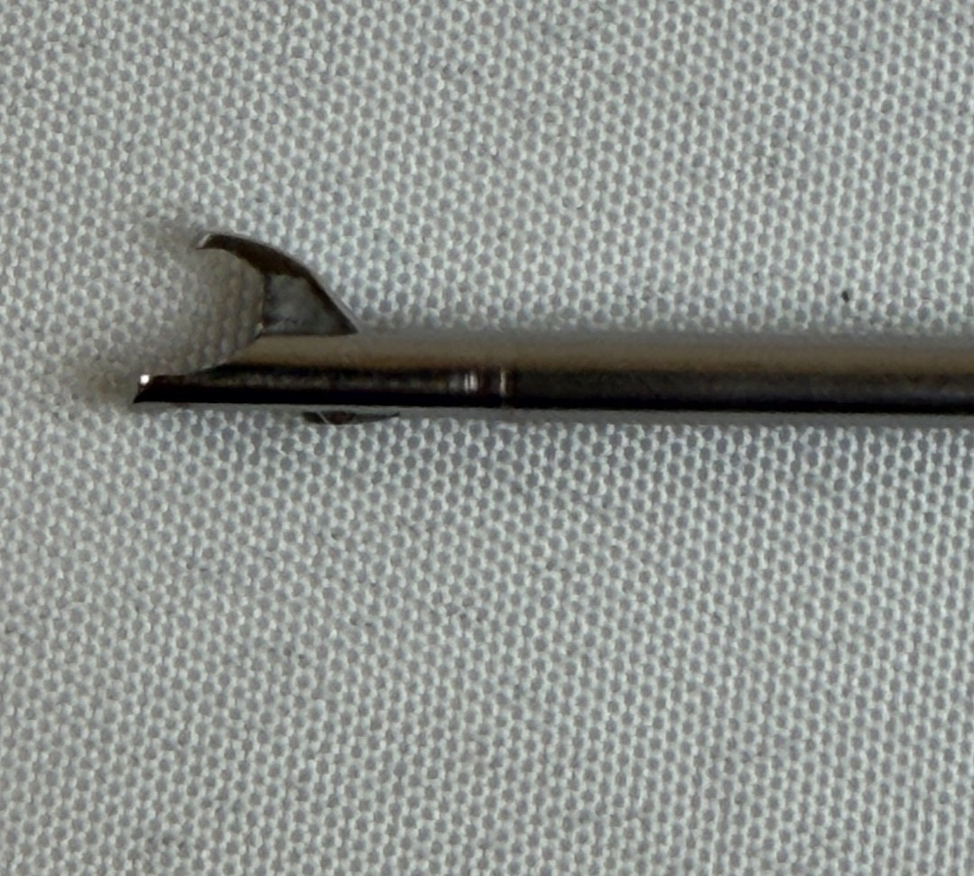 Shutt Linvatec 1.1003 Straight 3.4mm Shaft Mini Tip Forceps 130mm Arthroscopy