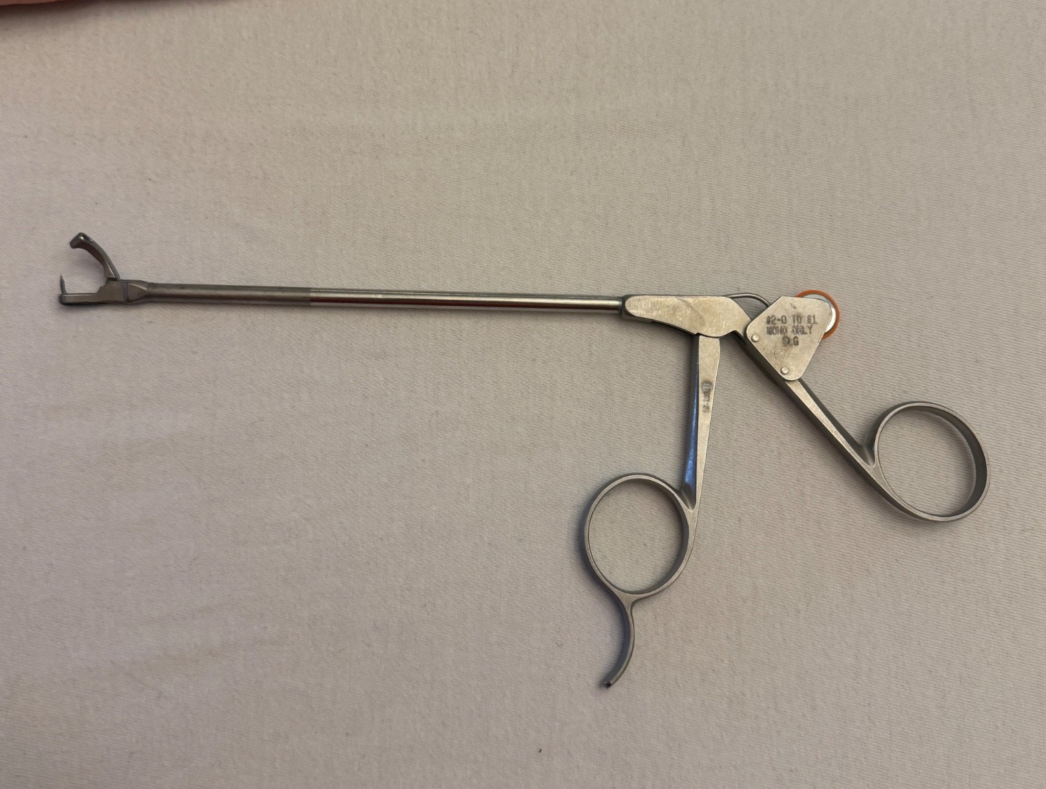 Linvatec 18.10011 Shutt 4mm Slotted Suture Punch Curved Left Arthroscopy