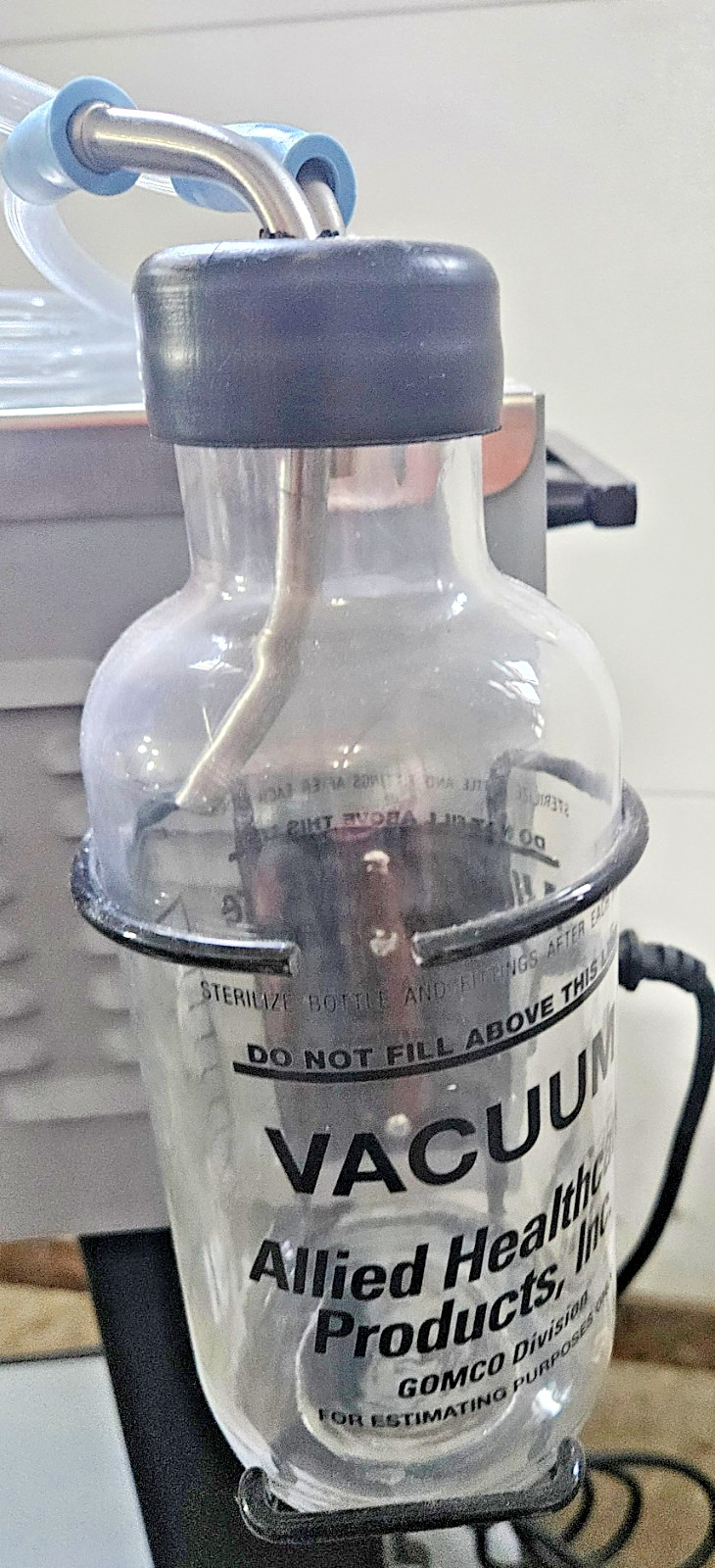 Gomco 3020 Aspirator Pump W/ Original Reusable Glass Collection Bottle. TESTED!