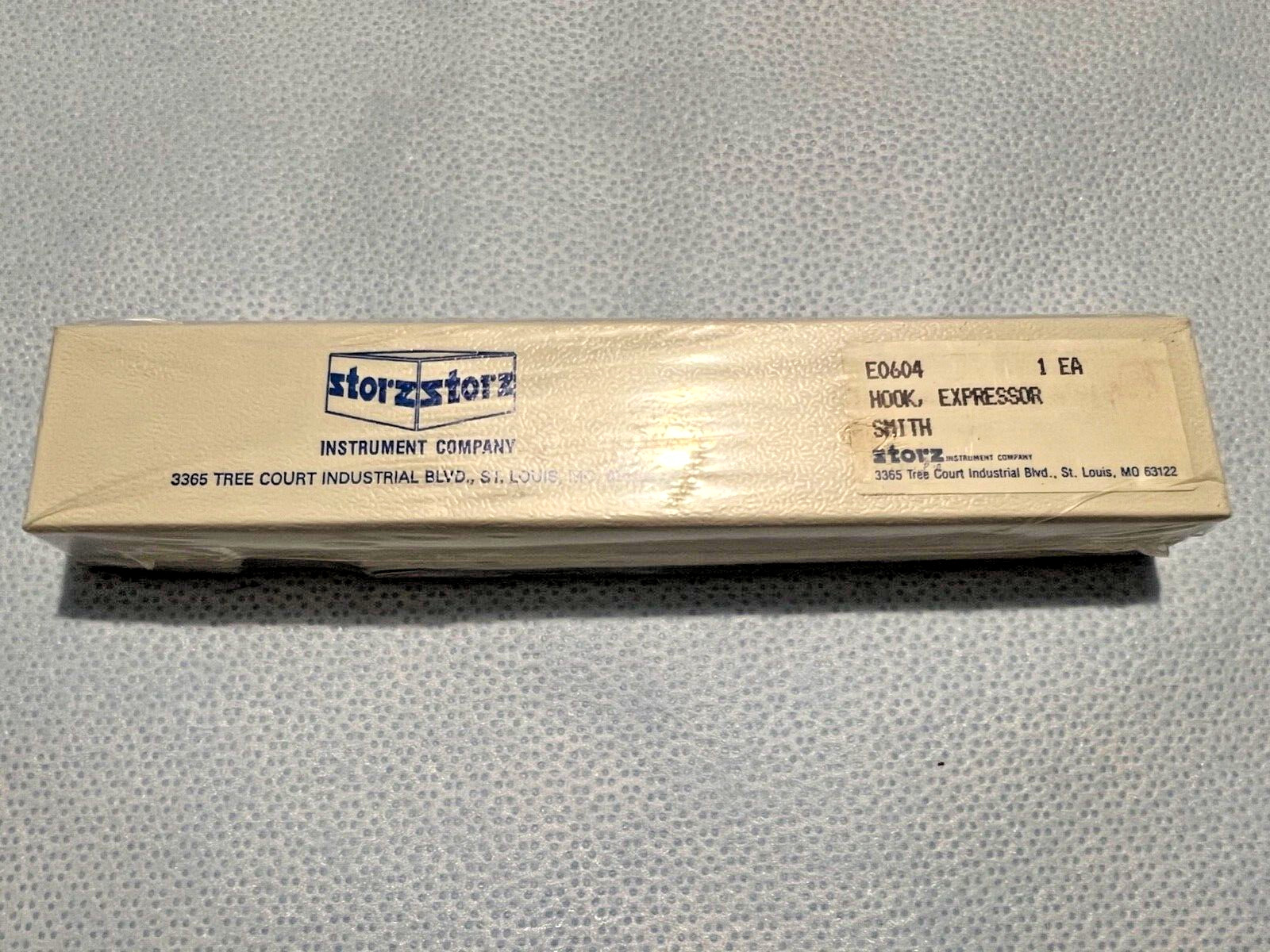 Storz E0604 Smith Expressor Hook 11.5mm Curved Hook 5-7/8″ Length Ophthalmology