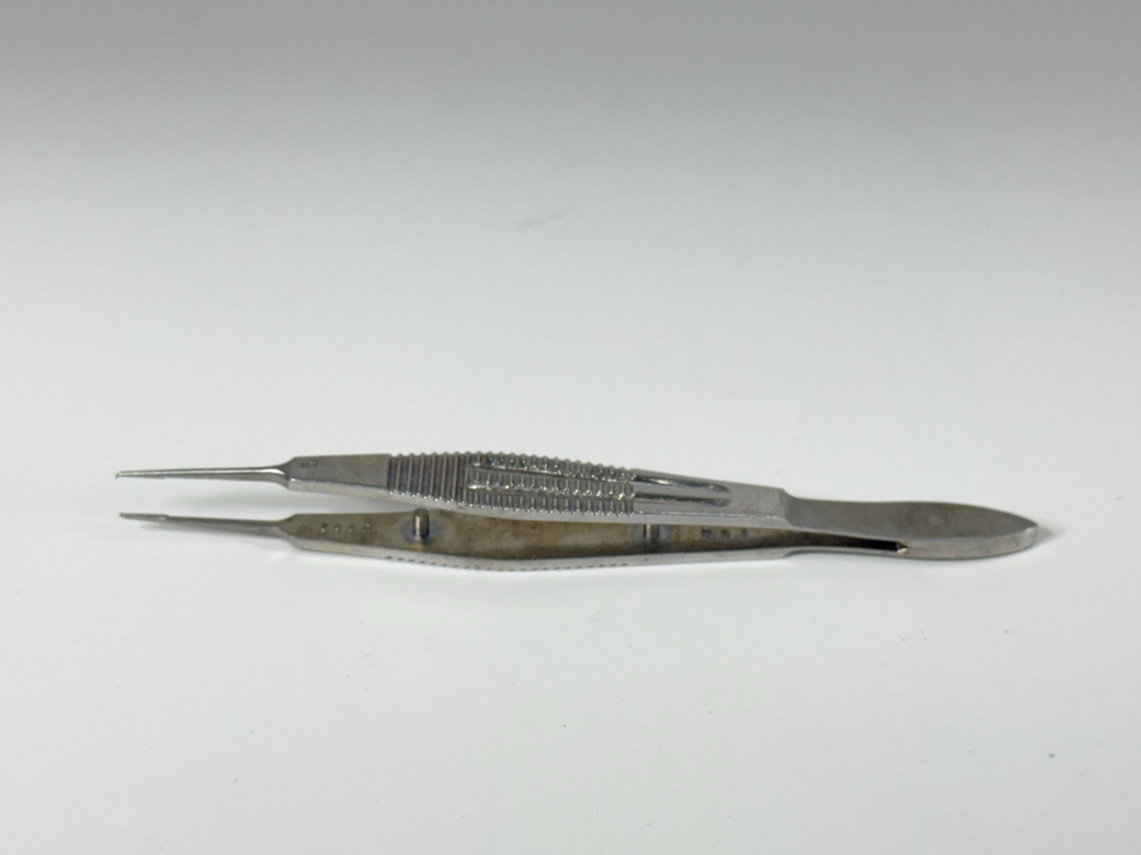 Weck 3444 – Castroviejo Suture Forceps – 4-1/4″ Surgical 0.5mm Teeth